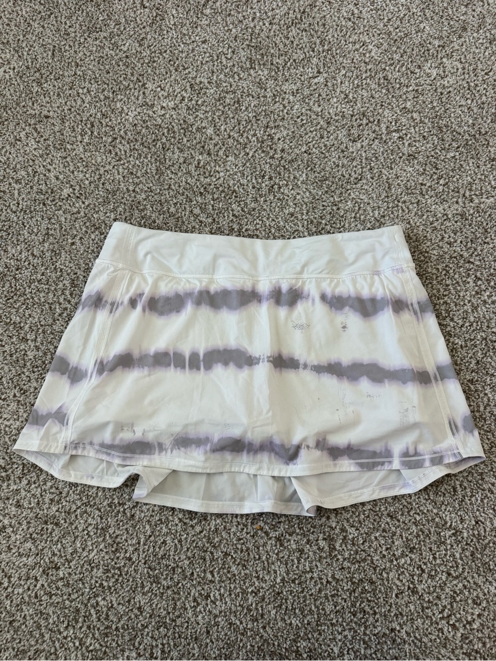 Lululemon White and Light Grey Tie-Dye Active Skort